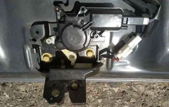 Tailgate/trunk/boot lock/catch/latch
