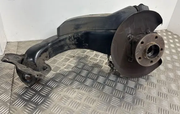BMW 2 F46 Rear wheel hub