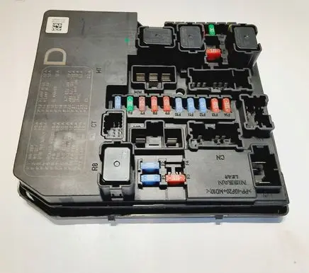 Nissan Navara D40 Fuse module 284B7EB33C