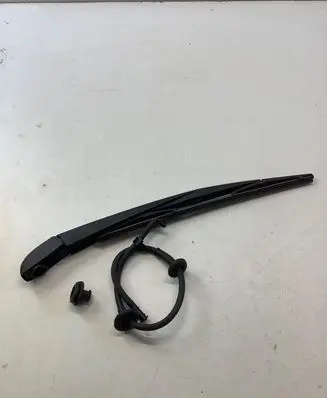 Chrysler Pacifica Rear wiper blade arm 
