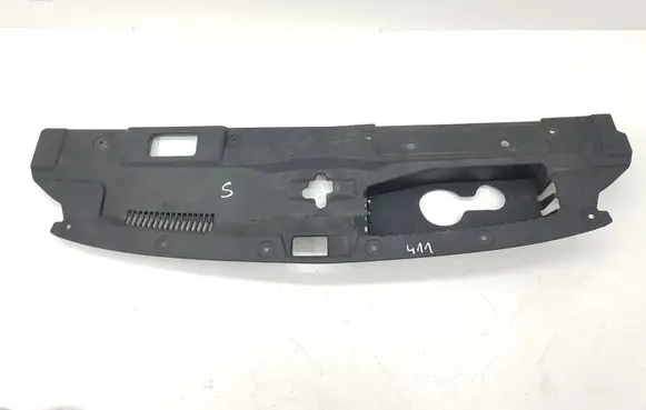 Engine bonnet/hood lock trim molding