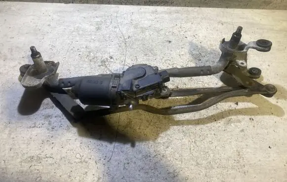 Mazda 5 Front wiper linkage and motor 1593000602