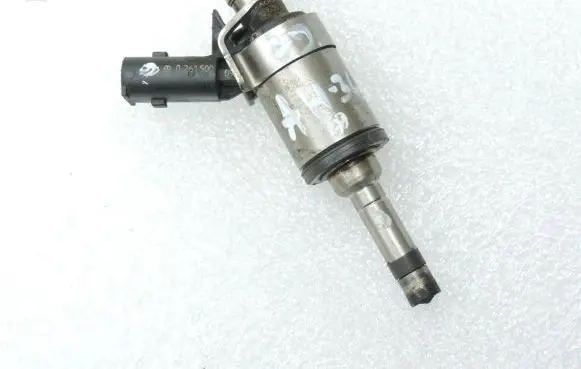 Hyundai i40 Fuel injector 0261500094 353102E500