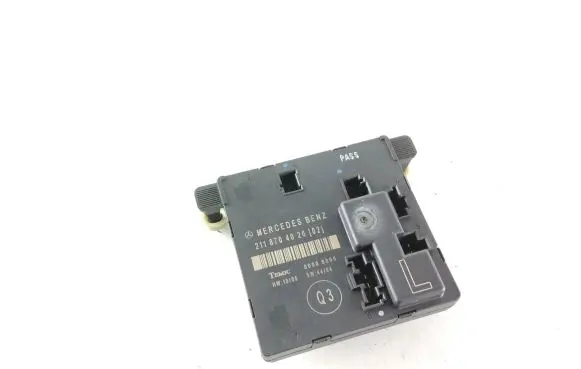 Mercedes-Benz E W211 Door control unit/module 2118704026 00006805