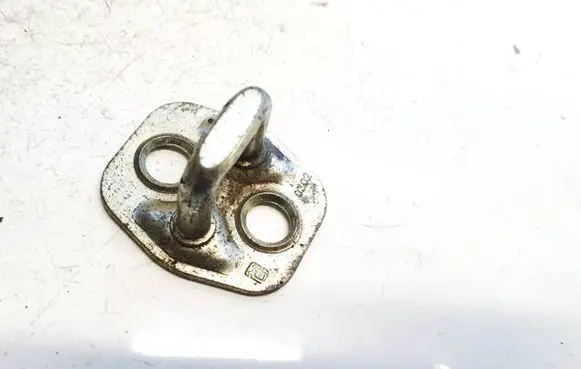 Nissan Primera Rear door lock loop/hook striker 