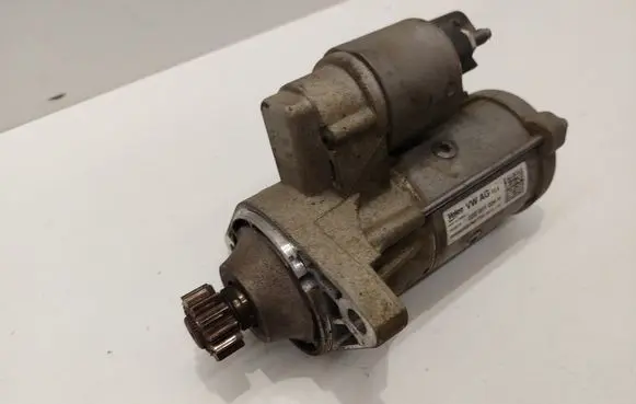 Volkswagen Caddy Starter motor 02E911024H