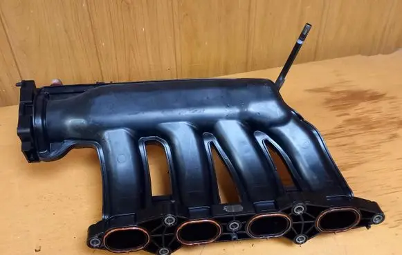 Mercedes-Benz C W203 Intake manifold A2711401101