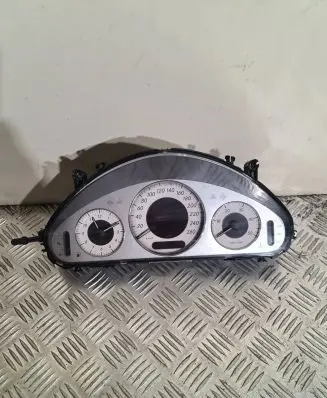 Mercedes-Benz E W211 Speedometer (instrument cluster) A2115403547