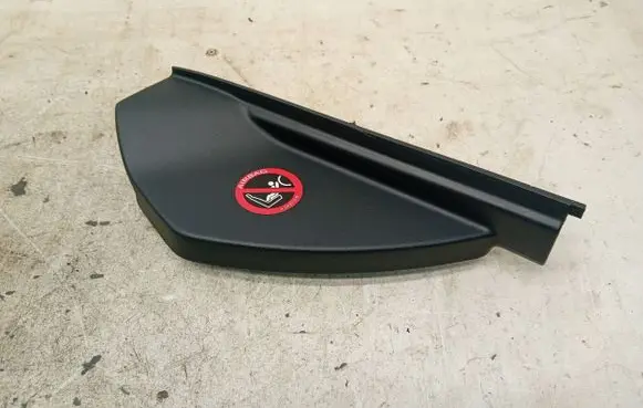 Mercedes-Benz GL X166 Dashboard side end trim A1666800407