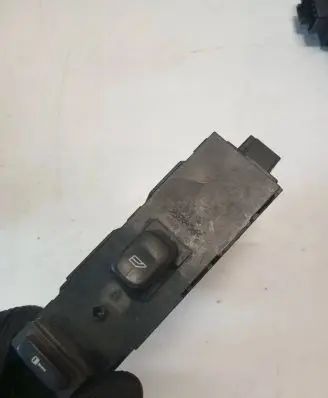 Volvo V70 Electric window control switch 30732817