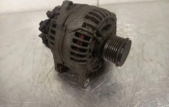 BMW 3 E90 E91 Generator/alternator BR14CB F00M144185