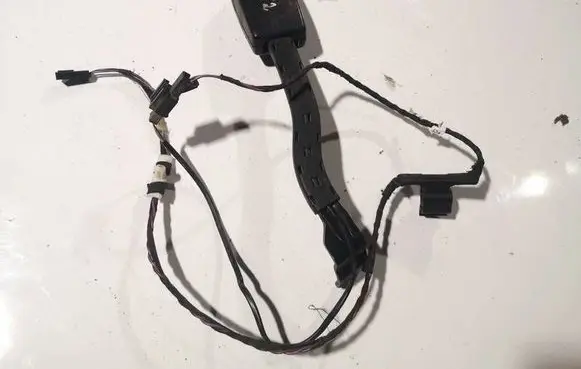 Seat Toledo III (5P) Front seatbelt buckle 5p0857755
