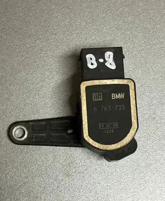 BMW 3 E90 E91 Headlight level adjustment motor 6763735 37146763735 37146853753