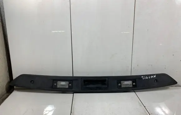 Volkswagen Tiguan Trunk door license plate light bar 5N0827566