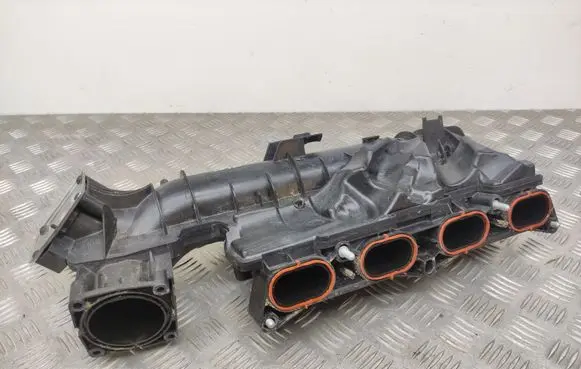 Mercedes-Benz B W246 W242 Intake manifold A2700900737