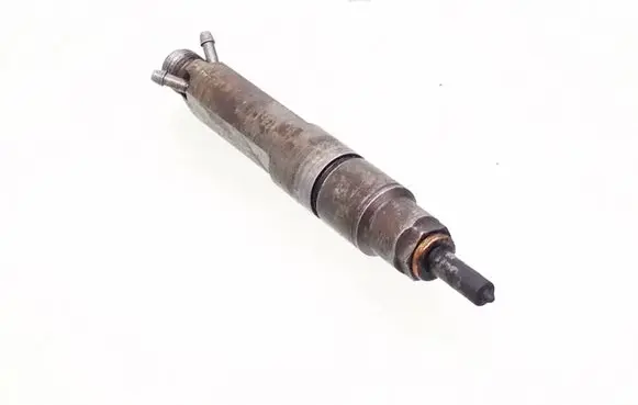 Volkswagen PASSAT B5 Fuel injector 028130201T