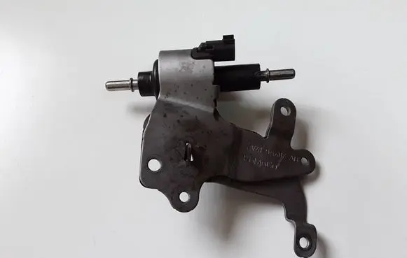 Ford Kuga II Fuel injection high pressure pump FV419A407AB