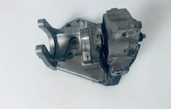 Land Rover Range Rover Evoque L538 Engine mounting bracket EJ324H473AD
