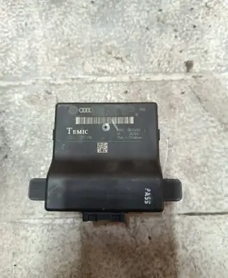 Audi A3 S3 8P Gateway control module 1K0907530D