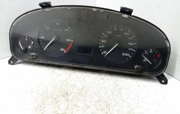 Peugeot 406 Speedometer (instrument cluster) 9630372780