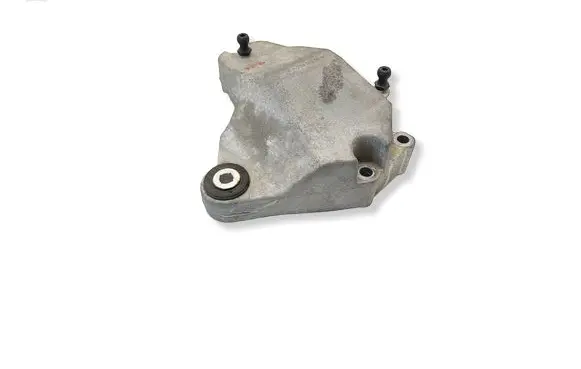 Mercedes-Benz CLA C117 X117 W117 Engine mounting bracket A2702230002