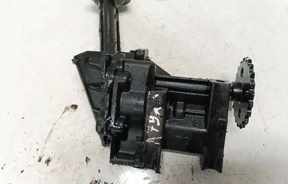 Renault Scenic II - Grand scenic II Oil pump 8200307174