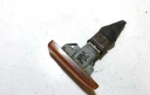 Peugeot 406 Front fender indicator light
