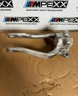 BMW 5 G30 G31 G38 Lower shock absorber bracket 6865930