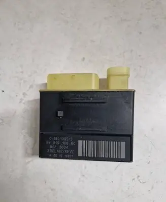 Citroen C4 II Picasso Coolant fan relay 9801916680
