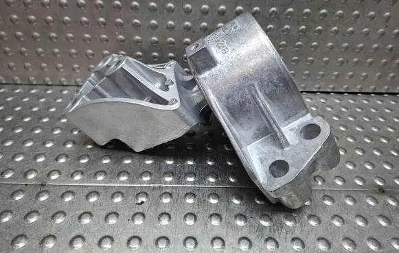 Fiat Doblo Engine mount bracket S27649747 517991100