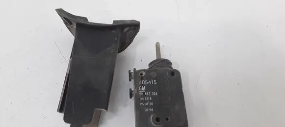 Opel Astra G Central locking motor 90587326