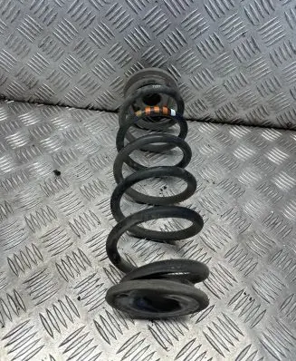 Volkswagen Touran II Rear coil spring