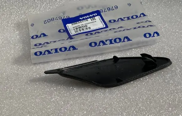 Volvo XC60 Front tow hook cap/cover 31425093
