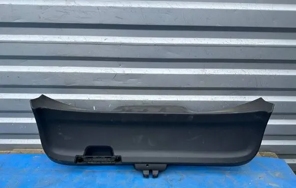 Renault Clio V Tailgate trim 909008594R