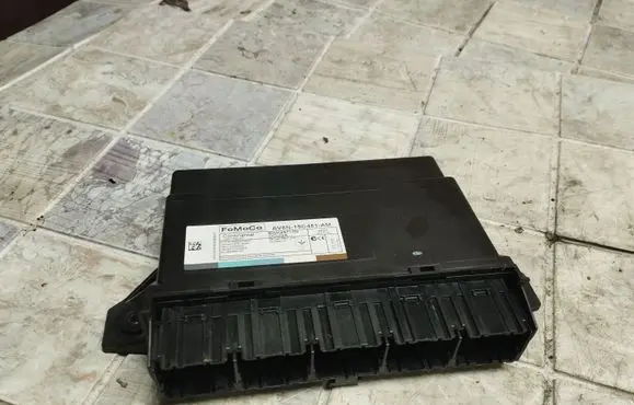 Ford Focus Comfort/convenience module AV6N19G481AM 5WK49778N