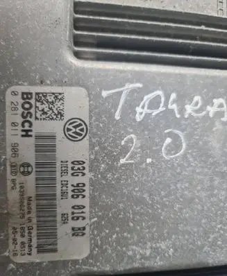 Volkswagen Touran I Engine control unit/module 03G906016BQ 0281011906 1039S06275