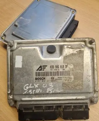 Ford Galaxy Engine control unit/module 038906019BF 28SA4559 0281010221