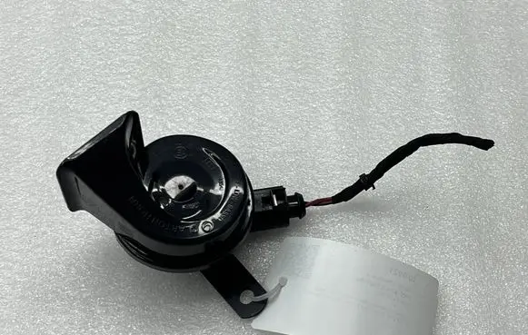 Audi A3 8Y Horn signal 2K5951221A