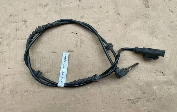 Mercedes-Benz Sprinter W906 ABS brake wheel speed sensor 