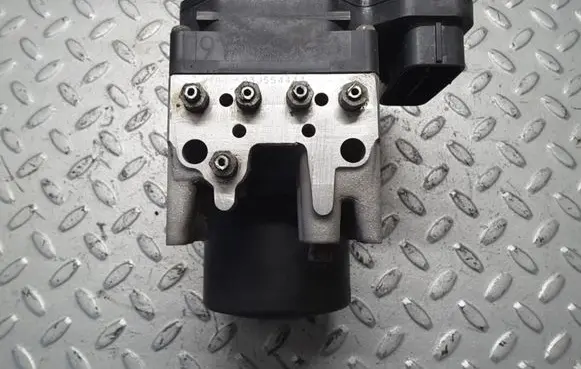 Lexus IS 220D-250-350 ABS Pump 4454053100 1338008060 03J554444