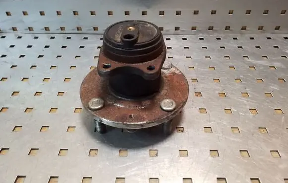 Mitsubishi Colt Rear wheel bearing hub 
