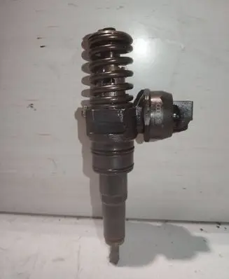 Volkswagen Caddy Fuel injector 038130073bn