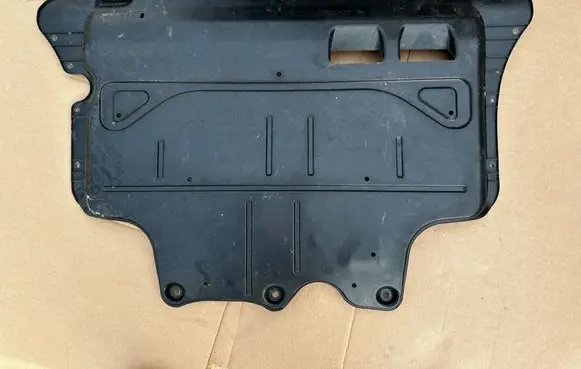 Audi Q3 F3 Engine splash shield/under tray 5QF825236B 5QF825236C