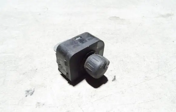 Audi A4 S4 B6 8E 8H Wing mirror switch 8E0959565