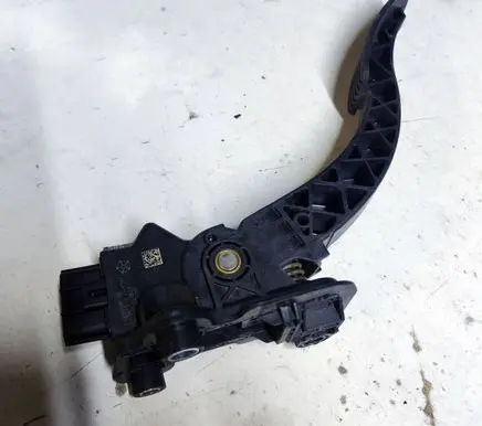Dodge Avenger Accelerator throttle pedal 04891585AB