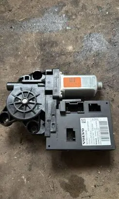 Volvo V50 Front door window regulator motor 30798110AB