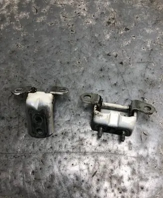 Rear door hinge set