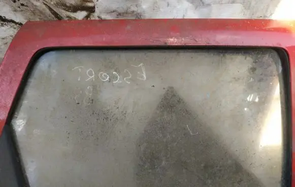 Ford Escort Rear door window glass