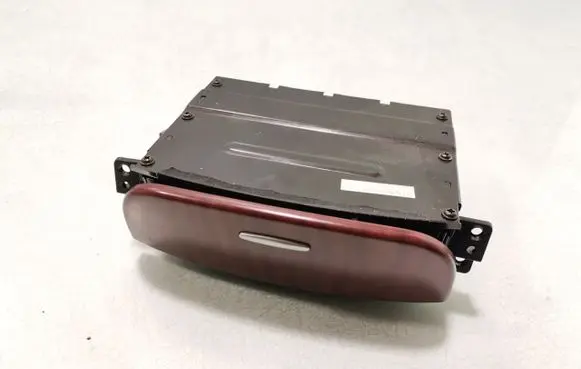 Hyundai Santa Fe Ashtray (front) 