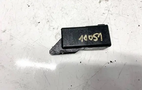Volvo XC60 Glow plug pre-heat relay 0281003047